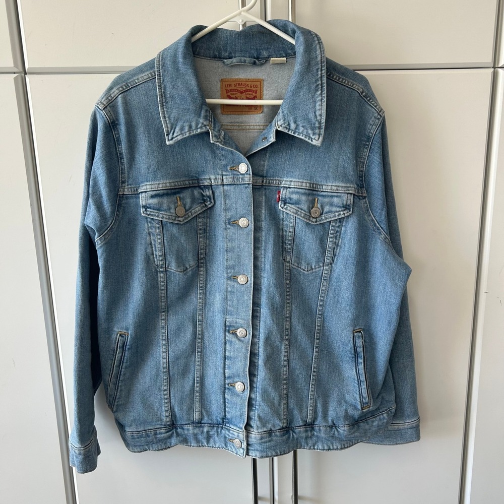 Levis Womens Denim Trucker Jacket Light Wash Blue Jean Coat Size 3X Plus 22-24